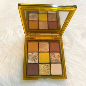 Huda Beauty Toffee Brown Obsessions Palette